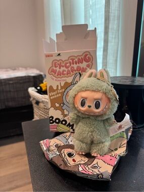 Exciting Macarons Green Fuzzy Monster Vinyl Figure
